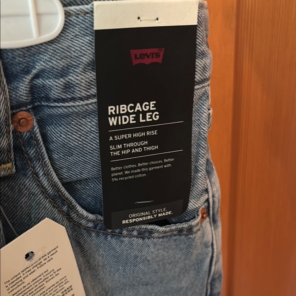 Levi's Ribcage Wide Leg Jeans in Blue